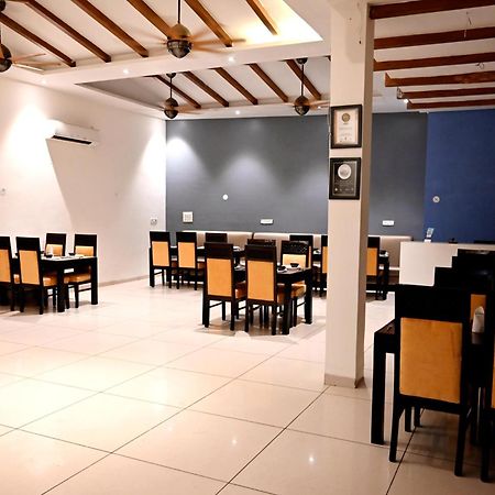 Hotel Badrika Inn Rewa Exteriér fotografie