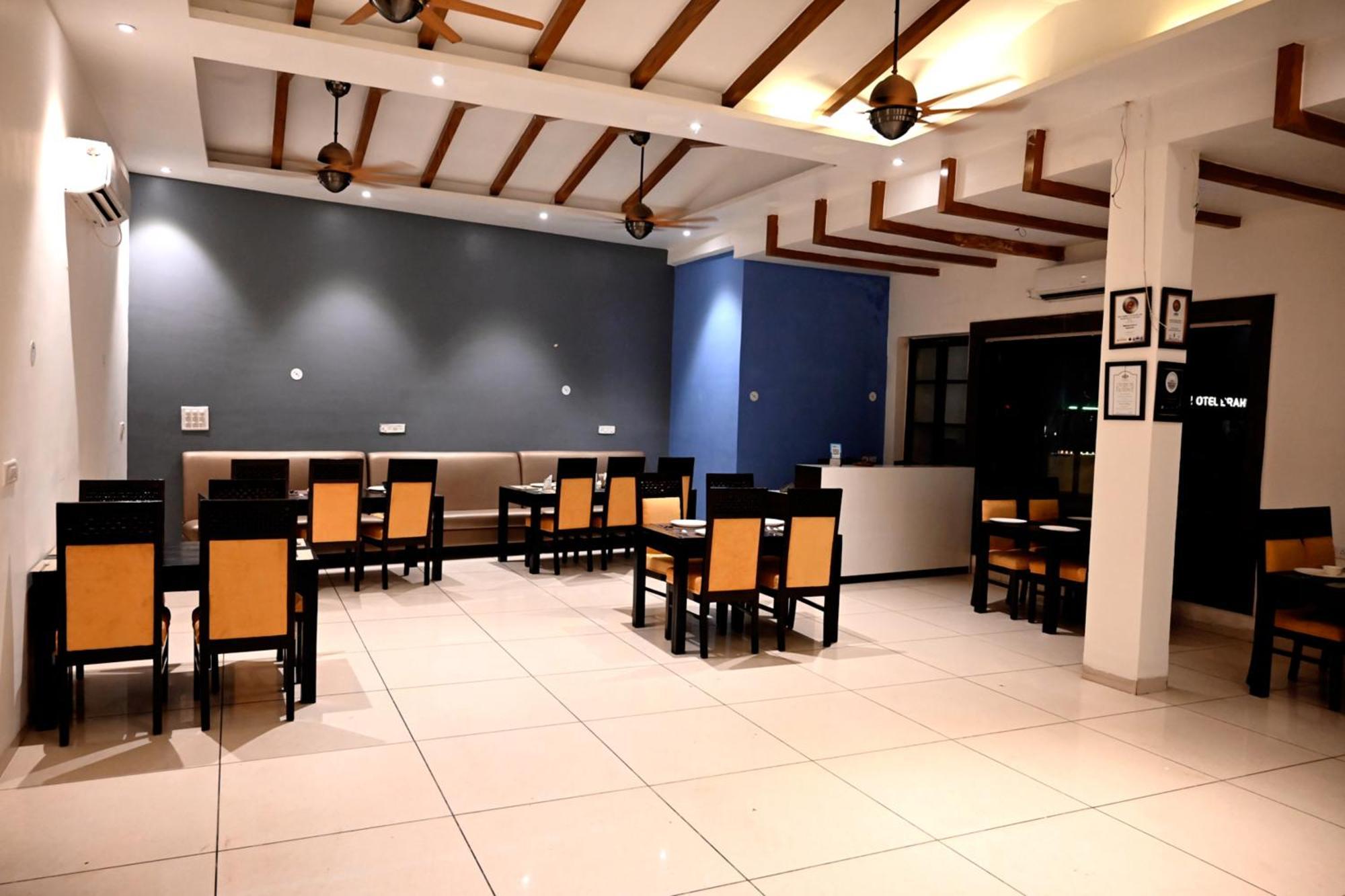 Hotel Badrika Inn Rewa Exteriér fotografie
